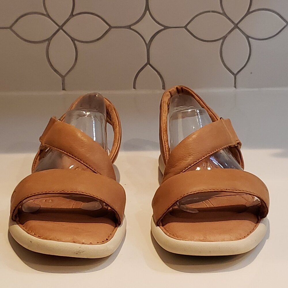 Born Rahway Leather Sandal with Cushioned footbed and straps